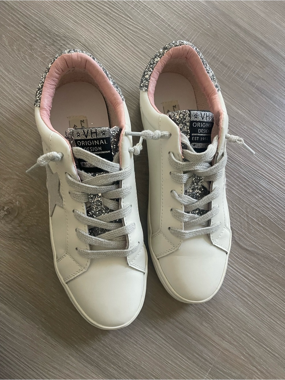 Vintage havana alive sneakers size 10